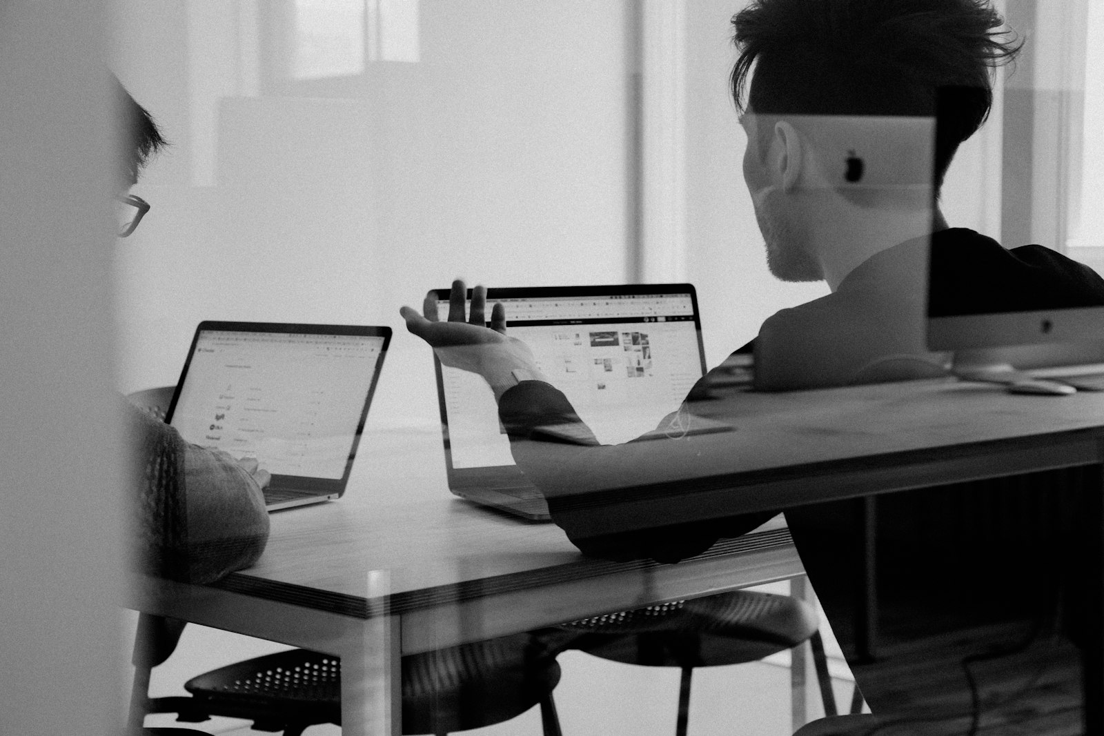 Automazione del reporting marketing con dashboard multi-canale unificata